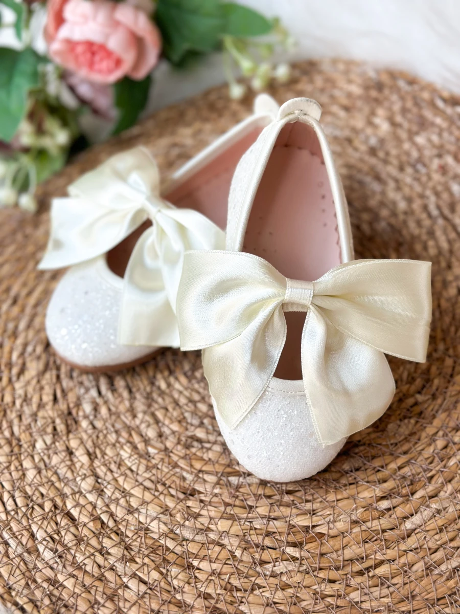 Saten Fiyonklu Beyaz Taşlı Simli Kız Çocuk Bebek Babet  - BEYAZ