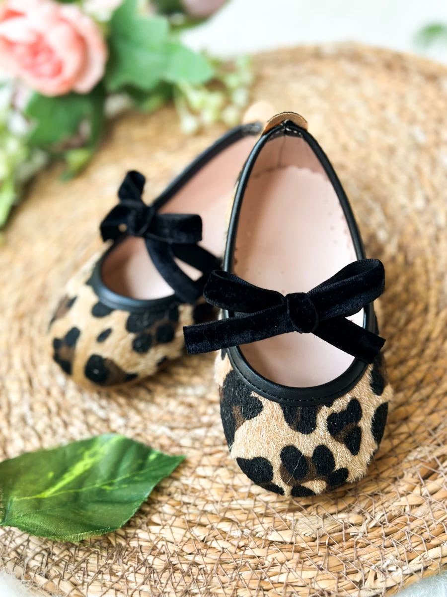 Kadife Fiyonklu Leopar Desenli Kız Çocuk Bebek Babet Ayakkabı - KAHVERENGİ