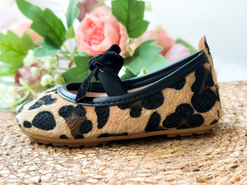 Kadife Fiyonklu Leopar Desenli Kız Çocuk Bebek Babet Ayakkabı - KAHVERENGİ